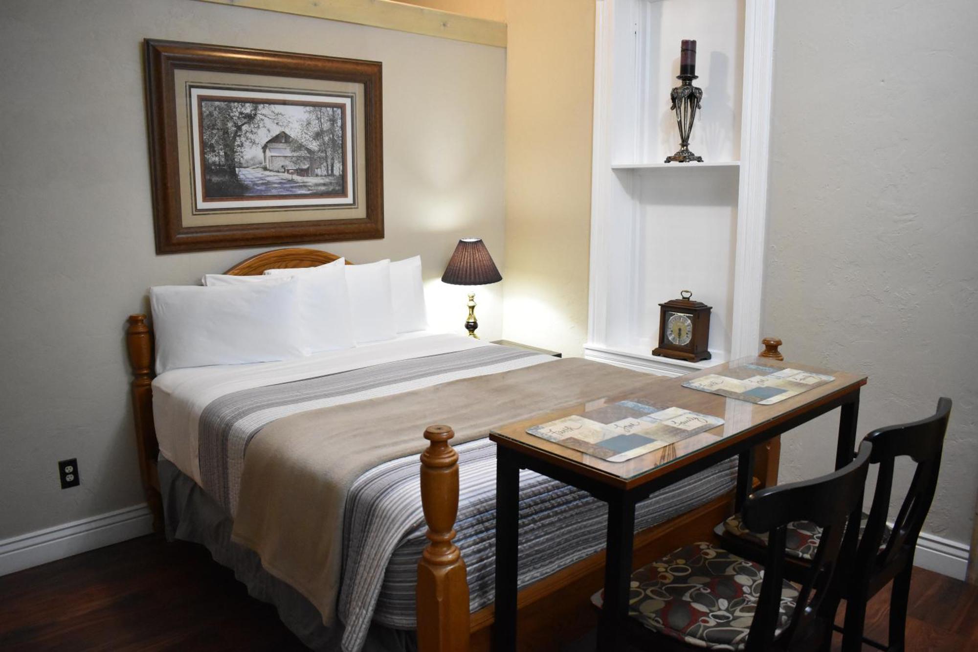 Silver Horseshoe Inn Saint Anthony Room photo